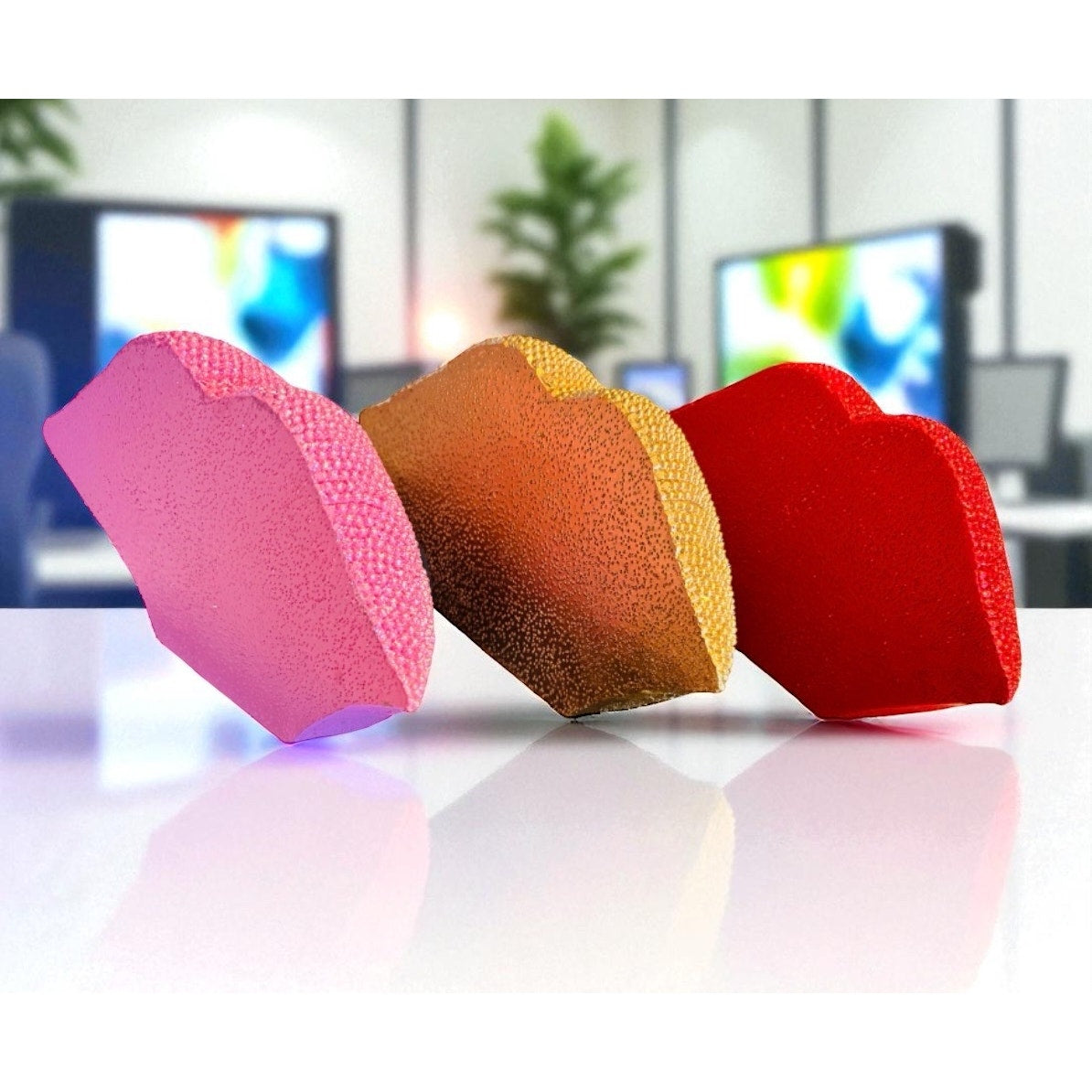 1 PC DECOR: Gold Glitter Beaded Resin Textured Lips Statue w/Sleek Finish, NIB