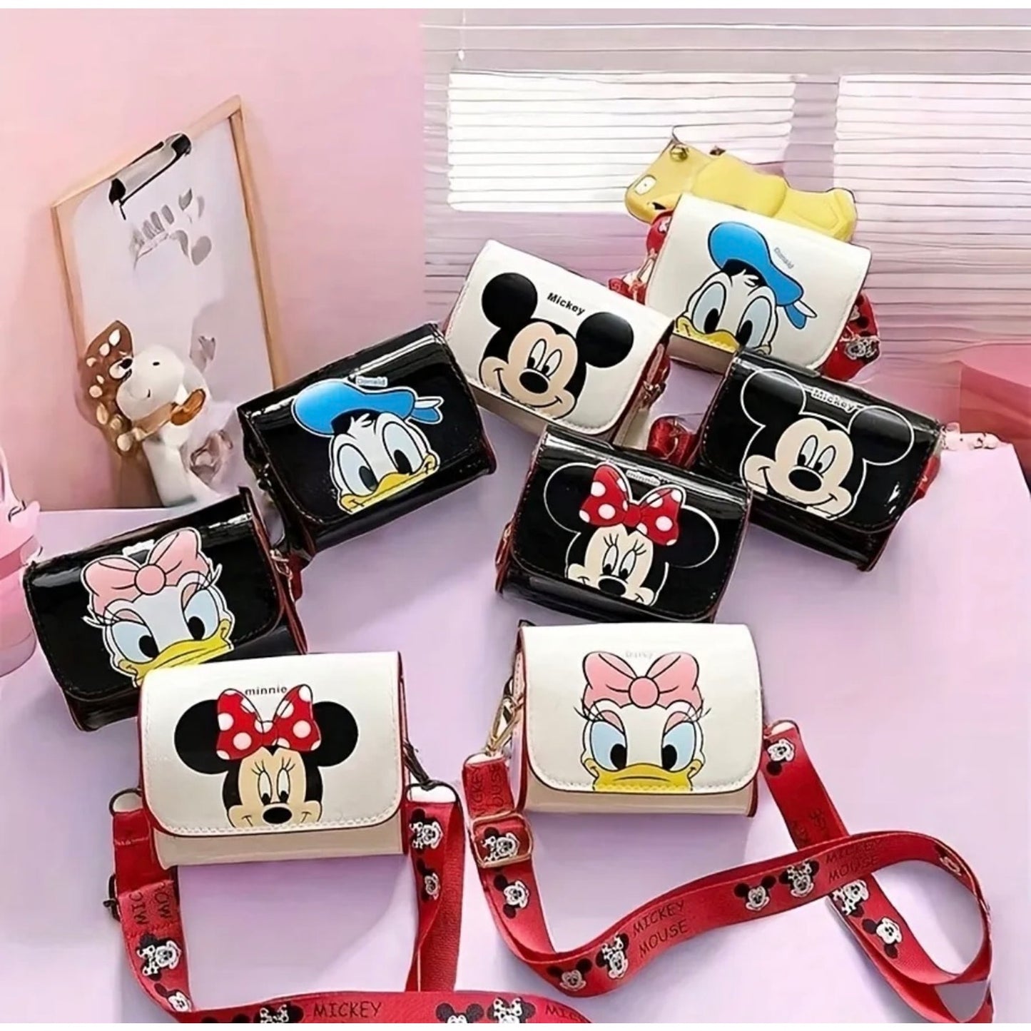 KIDS/MINI PURSE: Disney Mickey Mouse White Faux Leather Shoulder Bag, NWOT