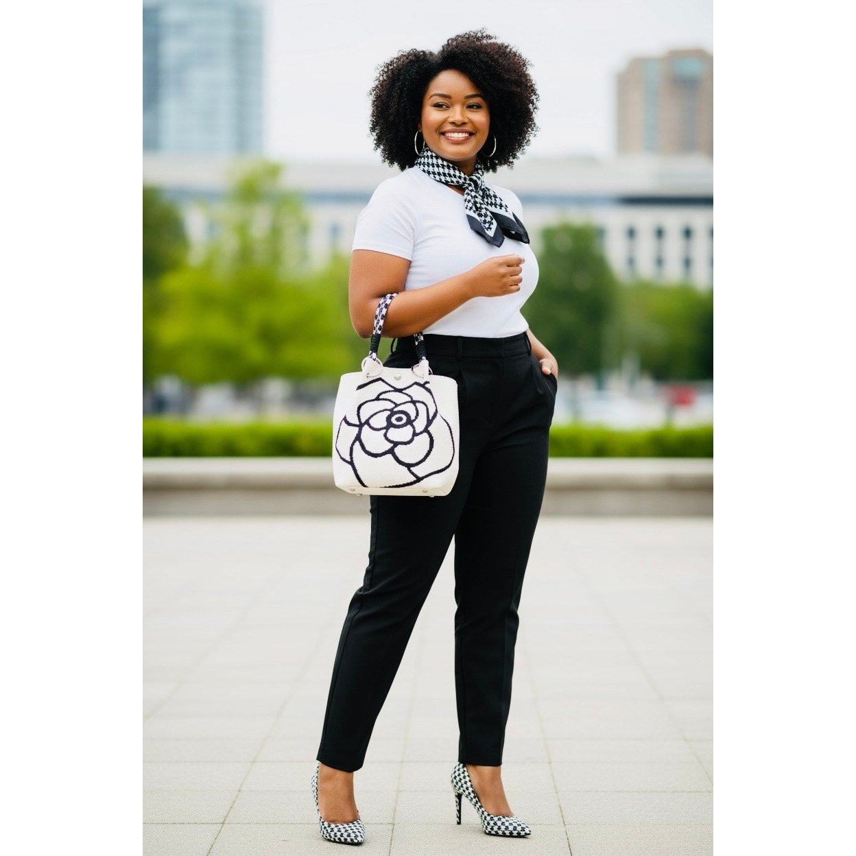 PURSE: White & Black Floral Polyester Shoulder Bag w/Magnetic Closure, NWOT