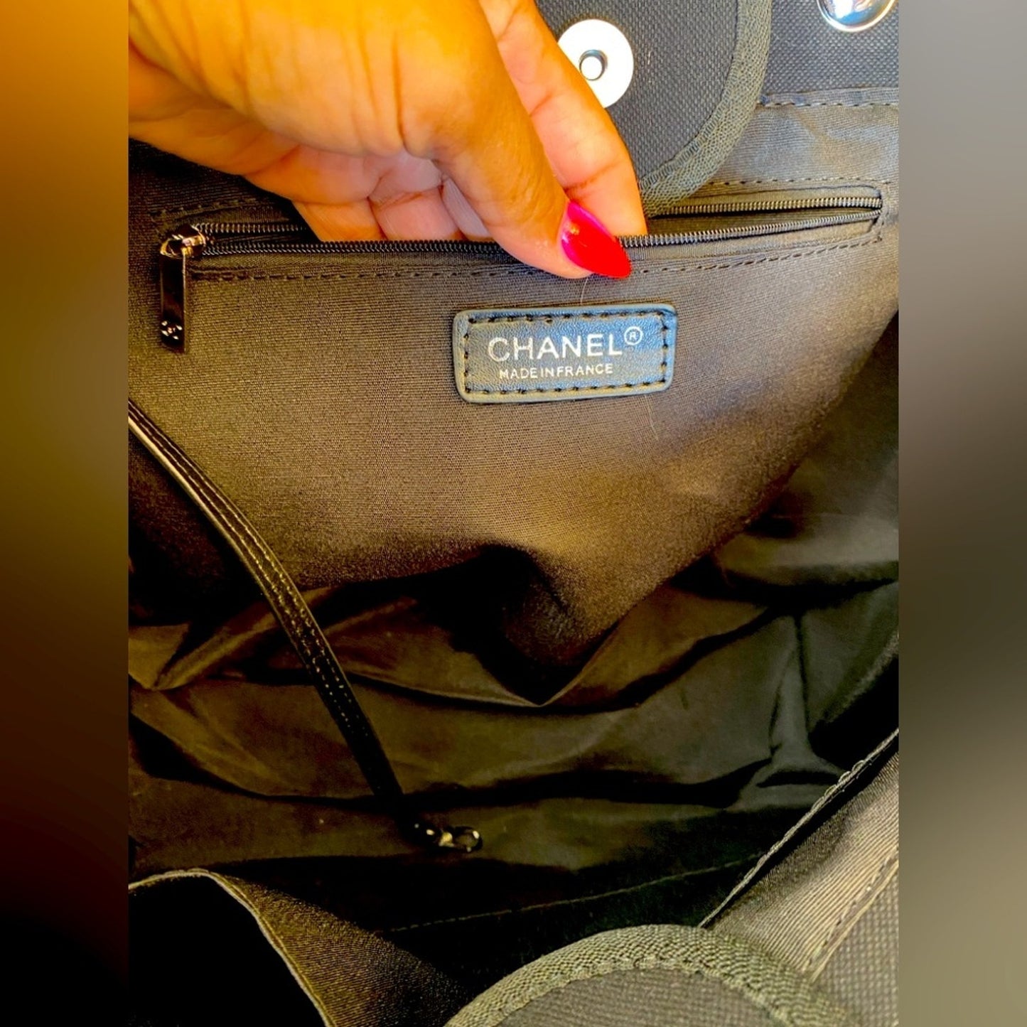 FASHION: Black Cloth Tote Shoulder Bag w/Studded Detailing & Dust Bag, NWTT