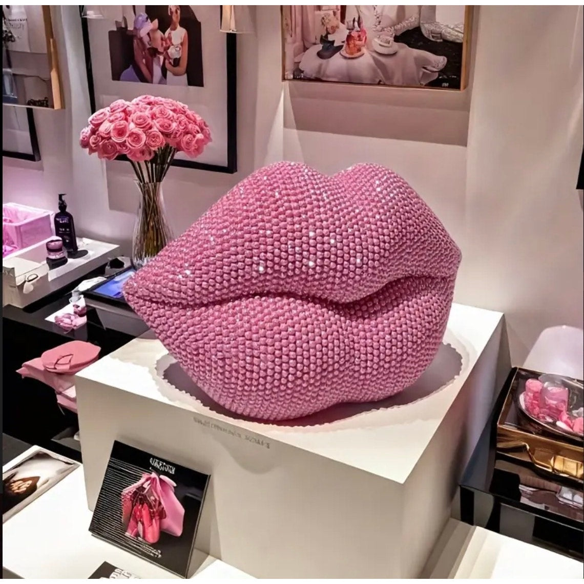 1 PC DECOR: Pink Glitter Beaded Resin Textured Lips Statue w/Sleek Finish, NIB