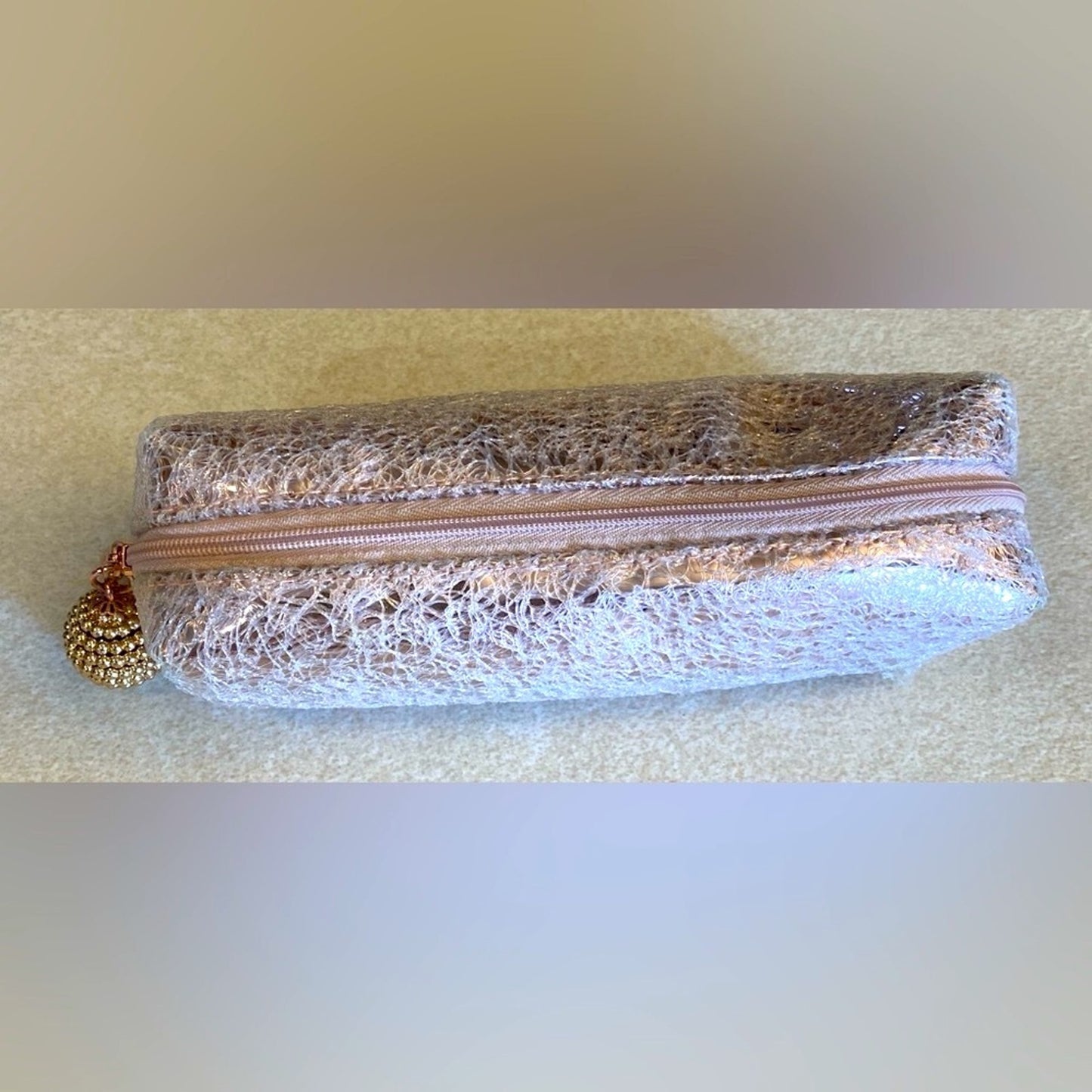 MAC 2017 Holiday Collection Cosmetics Snowball Lip Bag, EUC