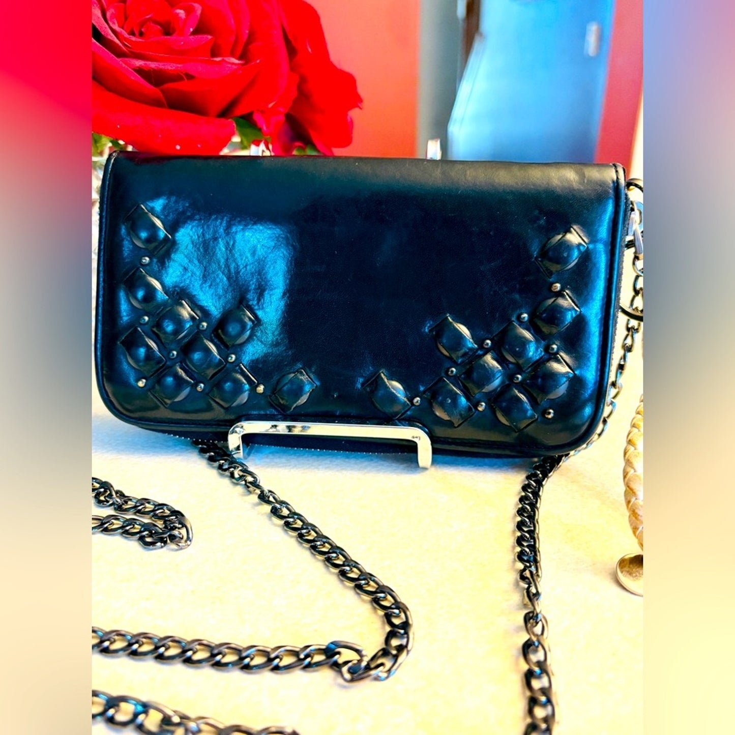 BOTTEGA Veneta Zip Around Wallet w/BOTTEGA Keychain & Unbranded Chain, COA.  EUC